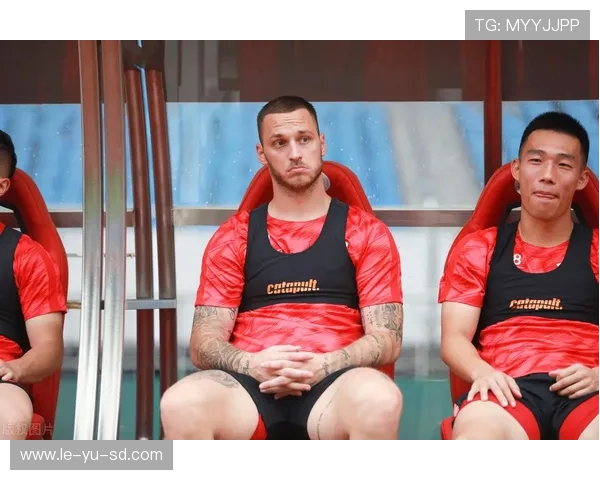 罕见球星童年照曝光，昔日萌样引发球迷热议